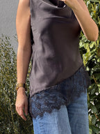 Top asymétrique